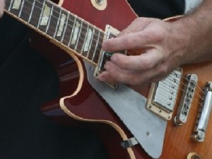 Fixing a Twisted Guitar Neck - Stay Calm!